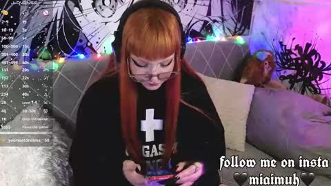 Mia online show from February 2, 10:08 pm