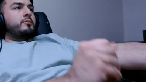 Snapshot of silva1018 chatting on February 16, 5:47 am Alvaro online show from February 16, 5:47 am