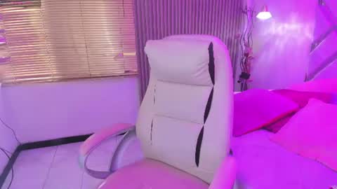 SIlvana  online show from June 23, 1:09 pm
