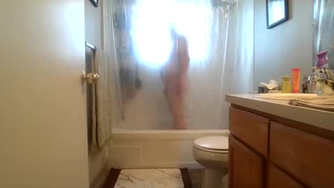 Snapshot of silverdragon70 chatting on September 27, 8:03 pm silverdragon70 online show from September 27, 8:03 pm