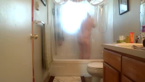 Snapshot of silverdragon70 chatting on September 28, 8:25 pm silverdragon70 online show from September 28, 8:25 pm