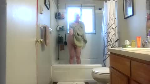 Snapshot of silverdragon70 chatting on September 29, 6:35 pm silverdragon70 online show from September 29, 6:35 pm