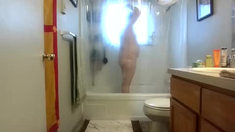 Snapshot of silverdragon70 chatting on October 25, 10:37 pm silverdragon70 online show from October 25, 10:37 pm