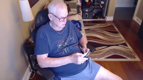 Snapshot of silverfoxmps chatting on September 25, 1:20 am silverfox online show from September 25, 1:20 am