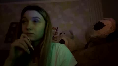 Snapshot of silverxkitty chatting on September 14, 6:18 pm SilverxKitty online show from September 14, 6:18 pm