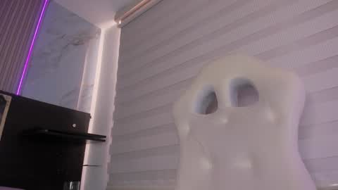 Snapshot of silvia_richiej chatting on January 27, 5:58 pm silvia online show from January 27, 5:58 pm