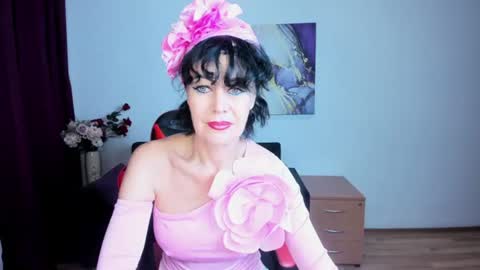 Silvia Wallec online show from July 20, 5:33 am