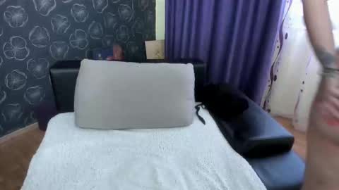 Snapshot of silvyalove chatting on September 21, 8:27 am Silvya online show from September 21, 8:27 am