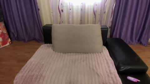 Snapshot of silvyalove chatting on April 21, 7:03 am Silvya online show from April 21, 7:03 am