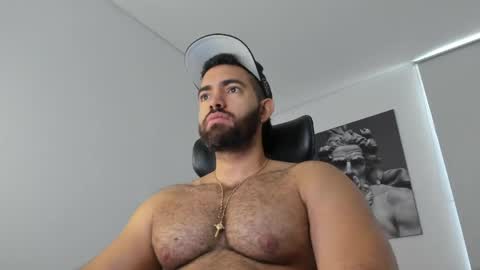 Snapshot of simon_leon01 chatting on April 18, 11:36 am simon_leon01 online show from April 18, 11:36 am