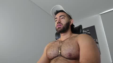 Snapshot of simon_leon01 chatting on April 28, 11:37 am simon_leon01 online show from April 28, 11:37 am