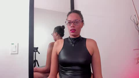 simona_brooke online show from September 30, 9:20 pm