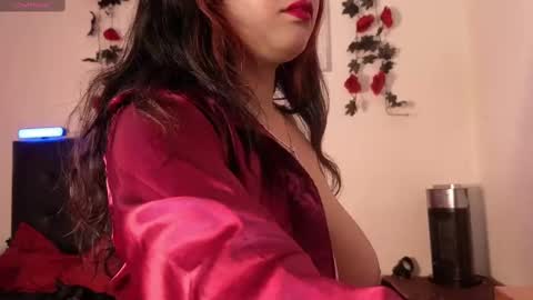 Simone Phill  online show from October 3, 7:33 pm
