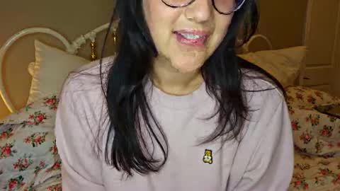 simonesighren online show from April 15, 5:14 am