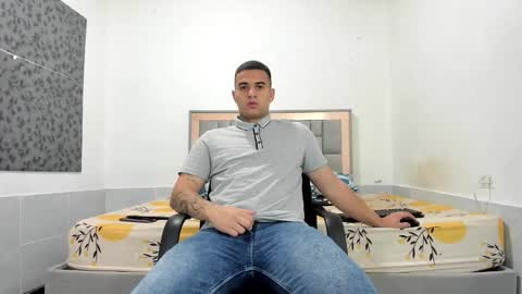 Snapshot of simonkeler chatting on February 2, 1:21 pm SIMON KELER online show from February 2, 1:21 pm