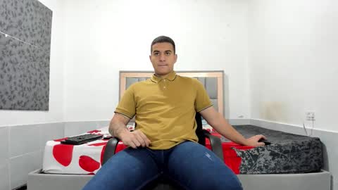 Snapshot of simonkeler chatting on February 8, 6:00 pm SIMON KELER online show from February 8, 6:00 pm