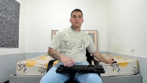 SIMON KELER online show from May 15, 11:34 pm