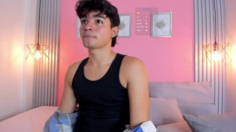  Simon  online show from December 18, 6:35 pm