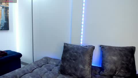  Simon  online show from February 1, 4:11 pm