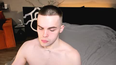 Snapshot of simonwnl chatting on February 23, 4:26 pm Simon online show from February 23, 4:26 pm