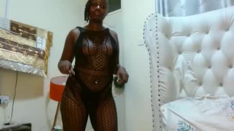 Snapshot of simply_eve1 chatting on May 5, 1:13 am simply_eve1 online show from May 5, 1:13 am