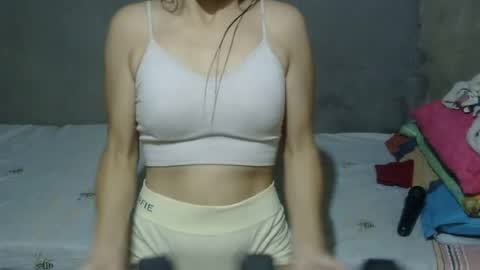 Snapshot of simply_me143 chatting on June 17, 1:08 am mia online show from June 17, 1:08 am