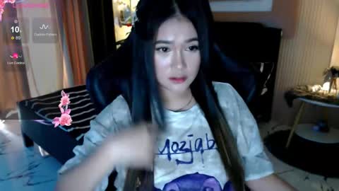 Snapshot of simplykhate chatting on February 6, 1:43 am Adrianna Fowler online show from February 6, 1:43 am