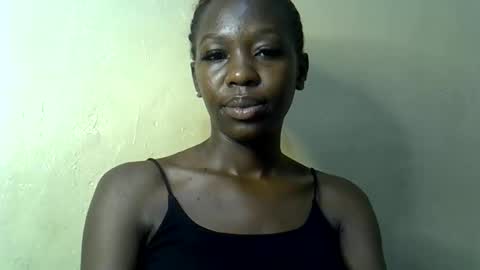 Snapshot of simplyloy33 chatting on June 11, 8:12 am simplyloy33 online show from June 11, 8:12 am