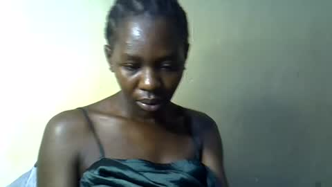 Snapshot of simplyloy33 chatting on June 26, 7:13 am simplyloy33 online show from June 26, 7:13 am