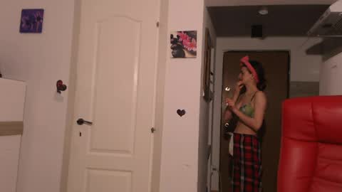 Snapshot of simyhvn chatting on March 31, 4:13 am simyhvn online show from March 31, 4:13 am