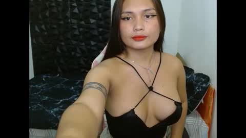 Snapshot of sinampot chatting on December 21, 1:58 am hi im thalia nice to meet you please give me thumbs up 3 online show from December 21, 1:58 am