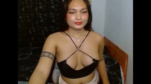 Snapshot of sinampot chatting on January 31, 2:37 am hi im thalia nice to meet you please give me thumbs up 3 online show from January 31, 2:37 am