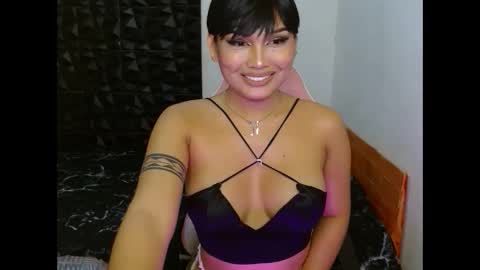 Snapshot of sinampot chatting on February 1, 1:44 am hi im thalia nice to meet you please give me thumbs up 3 online show from February 1, 1:44 am