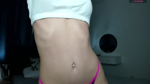 Naomi online show from December 6, 1:11 pm