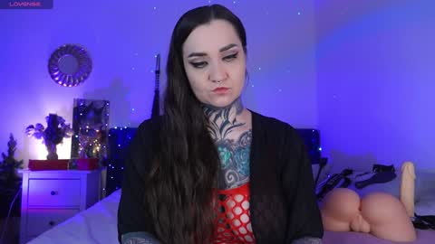 Ms. Sindel online show from December 9, 1:34 pm