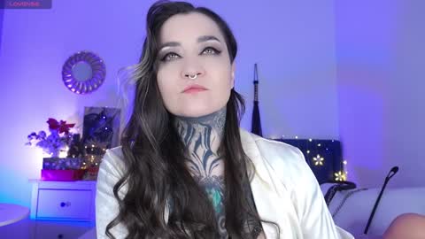 Ms. Sindel online show from December 14, 1:59 pm