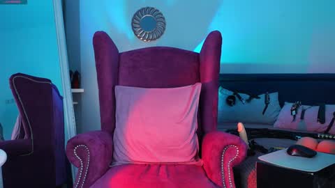 Ms. Sindel online show from January 12, 12:44 pm
