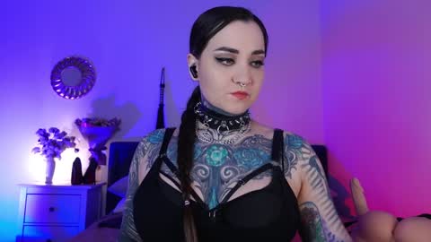 Ms. Sindel online show from January 16, 1:25 pm