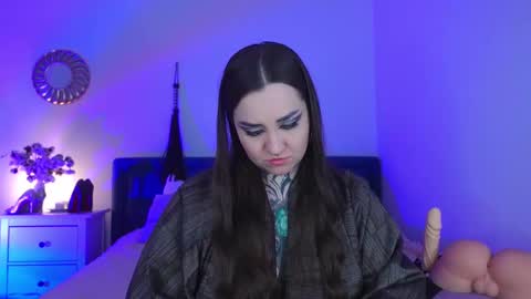 Ms. Sindel online show from February 17, 2:15 pm
