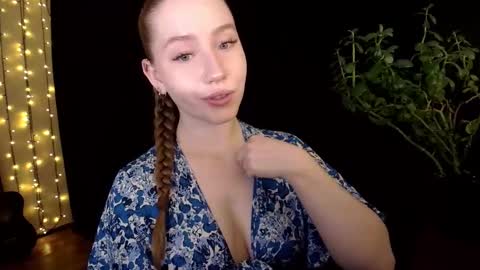 Snapshot of sindiwatsoon chatting on October 17, 1:46 pm Sindi online show from October 17, 1:46 pm