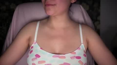 Snapshot of sindrastone chatting on November 23, 1:38 am Sindra online show from November 23, 1:38 am