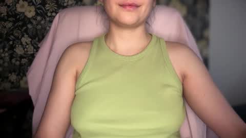 Snapshot of sindrastone chatting on December 4, 9:45 pm Sindra online show from December 4, 9:45 pm