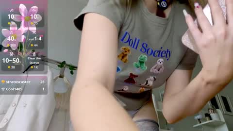 Snapshot of sinful_kittyy chatting on May 11, 2:45 pm Kate online show from May 11, 2:45 pm