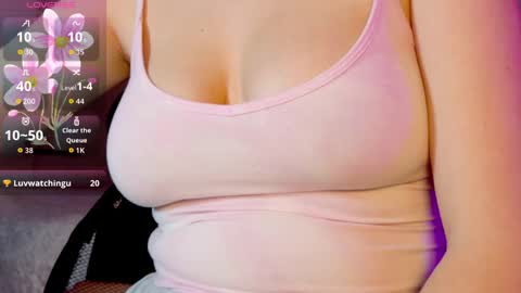Snapshot of sinful_kittyy chatting on June 8, 9:04 pm Kate online show from June 8, 9:04 pm