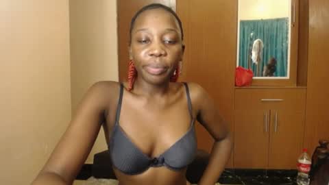 Snapshot of sinn_doll chatting on May 30, 11:18 am Elsie online show from May 30, 11:18 am