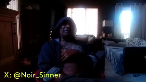 Snapshot of sinnernoir chatting on October 10, 4:17 pm My Name Is..............................John online show from October 10, 4:17 pm