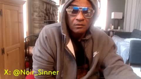 Snapshot of sinnernoir chatting on October 29, 5:25 pm My Name Is..............................John online show from October 29, 5:25 pm