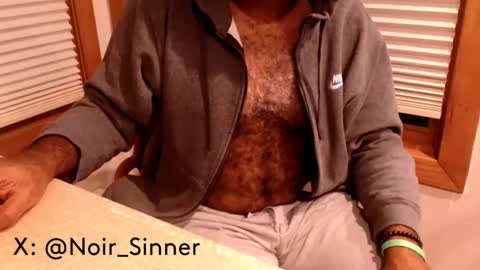 Snapshot of sinnernoir chatting on November 15, 9:50 am My Name Is..............................John online show from November 15, 9:50 am