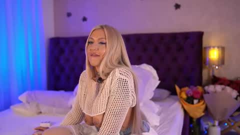 Snapshot of sinners_muse chatting on November 30, 11:25 am Sinners Muse online show from November 30, 11:25 am