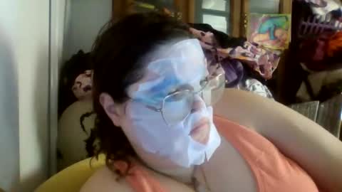 Snapshot of siofra chatting on October 28, 3:25 pm Siofra online show from October 28, 3:25 pm